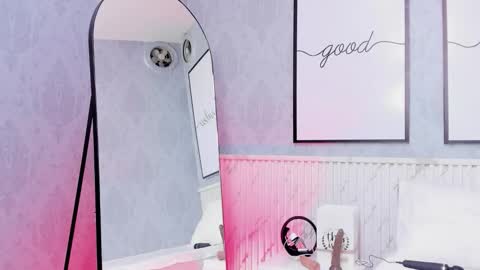 Daphne online show from 09/10/25, 02:11