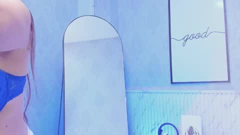 Daphne online show from 09/11/25, 02:22