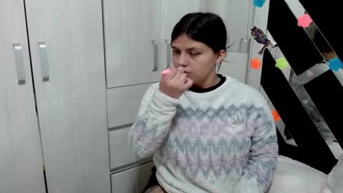 daphne877046 online show from 11/10/25, 12:09