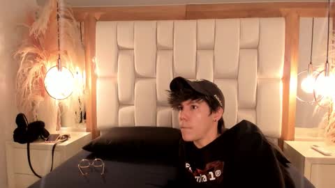 daphne_and_roger online show from 09/20/25, 11:33