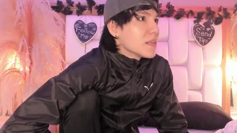 daphne_and_roger online show from 04/02/26, 11:08