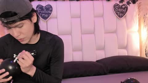 daphne_and_roger online show from 04/16/26, 11:22