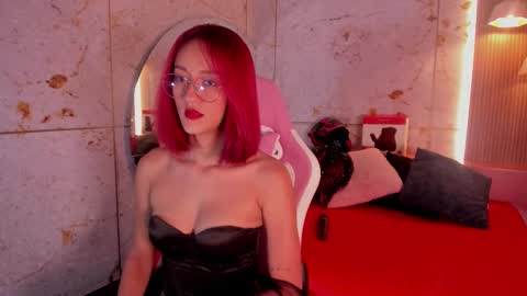 Daphne online show from 10/07/25, 03:14