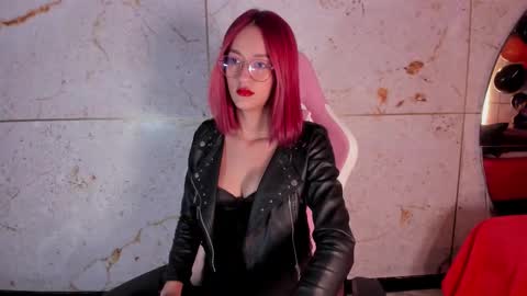 Daphne online show from 10/20/25, 03:07