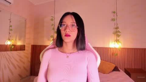 Snapshot of daphne_courtis chatting on 06/21/26, 03:09 Daphne online show from 06/21/26, 03:09