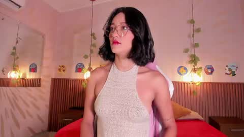 Snapshot of daphne_courtis chatting on 07/08/26, 03:11 Daphne online show from 07/08/26, 03:11