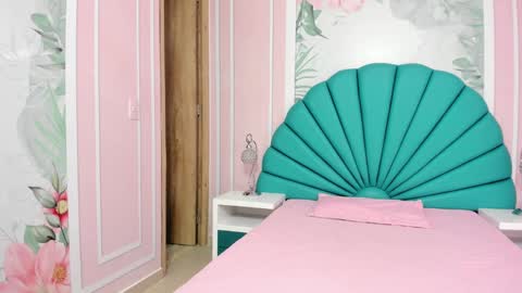 Snapshot of daphne_fox_ chatting on 01/16/25, 11:37 Daphne  online show from 01/16/25, 11:37