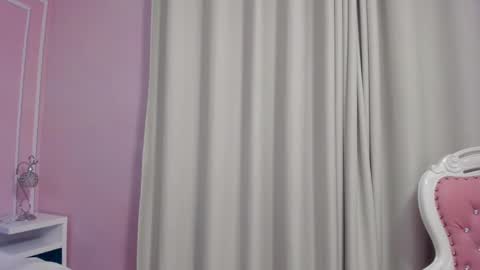 Snapshot of daphne_fox_ chatting on 01/31/25, 05:19 Daphne  online show from 01/31/25, 05:19