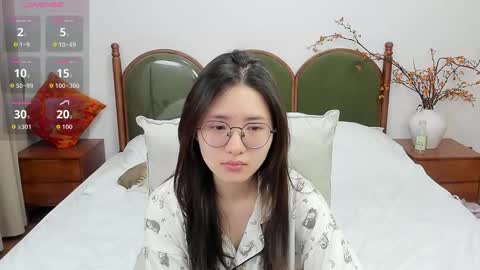 Snapshot of daphnedawn chatting on 11/25/25, 11:21 Dawn online show from 11/25/25, 11:21