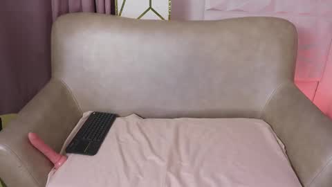 Daphne online show from 02/12/25, 08:07