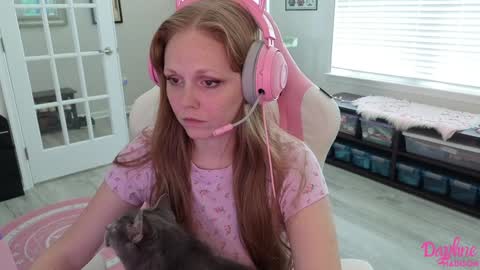 Snapshot of daphnemadison chatting on 09/30/25, 06:02 Daphne Madison online show from 09/30/25, 06:02