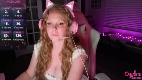 Snapshot of daphnemadison chatting on 06/13/26, 02:42 Daphne Madison online show from 06/13/26, 02:42