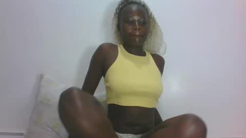 Snapshot of darberry21 chatting on 07/04/26, 05:24 ESTHER online show from 07/04/26, 05:24