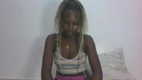 Snapshot of darberry21 chatting on 07/08/26, 11:48 ESTHER online show from 07/08/26, 11:48