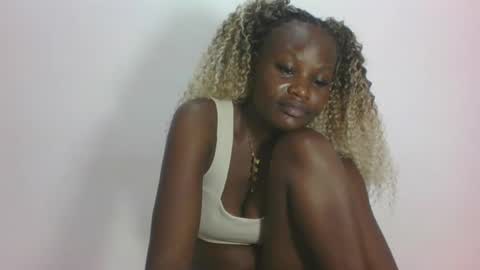 Snapshot of darberry21 chatting on 07/12/26, 05:53 ESTHER online show from 07/12/26, 05:53