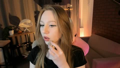 Daria Tate online show from 03/22/26, 09:56