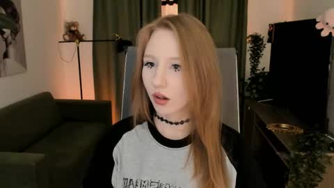 Snapshot of dariatate chatting on 05/19/26, 12:22 Daria Tate online show from 05/19/26, 12:22