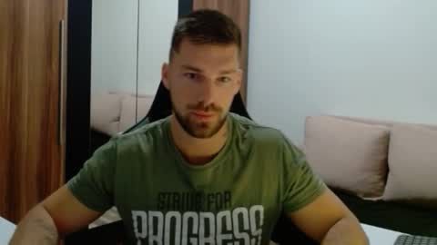 darius_94 online show from 01/18/26, 05:55