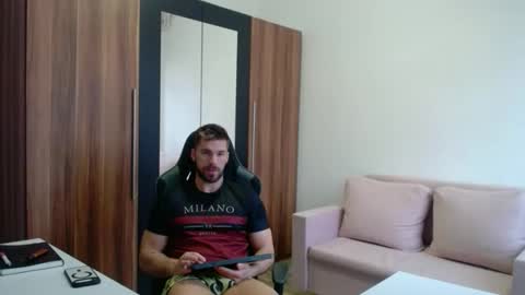 darius_94 online show from 03/12/26, 05:24