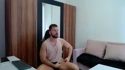 darius_94 online show from 06/03/26, 07:11