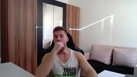 Snapshot of darius_94 chatting on 06/25/26, 04:45 darius_94 online show from 06/25/26, 04:45
