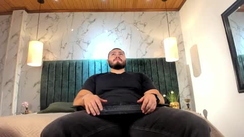 Darius online show from 04/25/26, 12:30