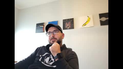 Snapshot of dariux_m chatting on 11/05/25, 02:06 dariux_m online show from 11/05/25, 02:06
