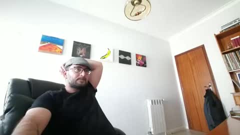 Snapshot of dariux_m chatting on 03/27/26, 02:17 dariux_m online show from 03/27/26, 02:17
