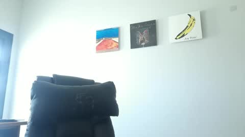 Snapshot of dariux_m chatting on 06/08/26, 02:06 dariux_m online show from 06/08/26, 02:06
