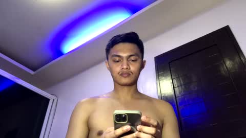 Snapshot of dark_angel69x chatting on 01/22/25, 04:55 Guile online show from 01/22/25, 04:55