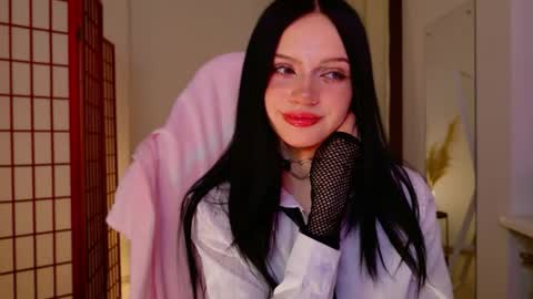 Snapshot of dark_diva chatting on 06/12/26, 09:03 Diva online show from 06/12/26, 09:03