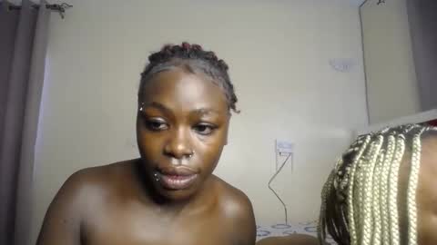 Snapshot of dark_divah chatting on 05/01/26, 10:31 Divah online show from 05/01/26, 10:31