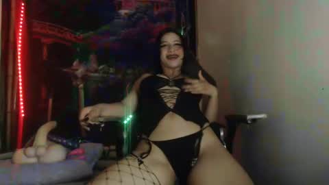 dark_doll5 online show from 01/10/25, 10:25