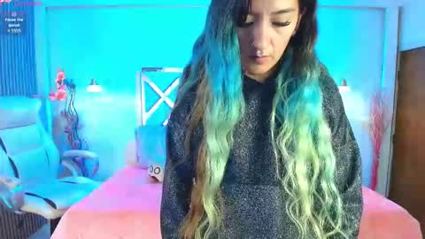 dark_dominika online show from 01/15/26, 08:01