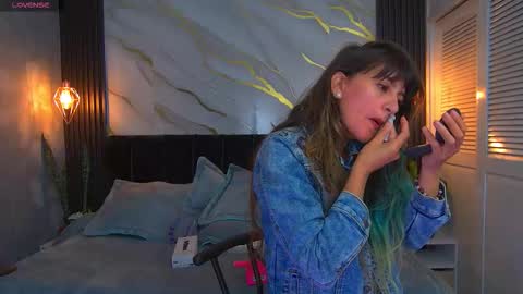 dark_dominika online show from 03/18/26, 01:03