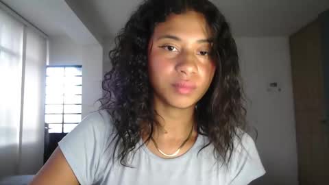 Sofia online show from 10/22/25, 10:09