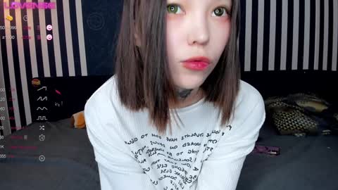 Snapshot of dark_ester chatting on 01/25/25, 01:52 Ester online show from 01/25/25, 01:52