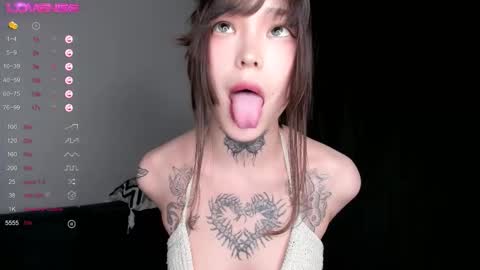 Snapshot of dark_ester chatting on 10/01/25, 02:23 Ester online show from 10/01/25, 02:23