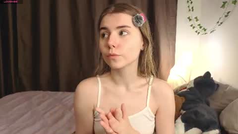 Snapshot of dark_ester chatting on 07/01/26, 03:12 Ester online show from 07/01/26, 03:12