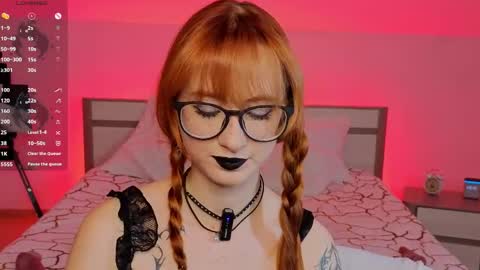 Snapshot of dark_lola_ chatting on 05/16/26, 02:30 Lola online show from 05/16/26, 02:30