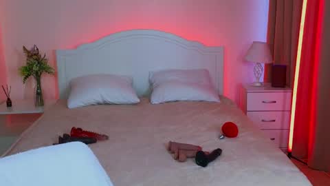 Snapshot of dark_lola_ chatting on 05/24/26, 01:43 Lola online show from 05/24/26, 01:43