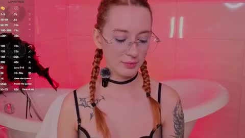 Snapshot of dark_lola_ chatting on 07/10/26, 02:38 Lola online show from 07/10/26, 02:38