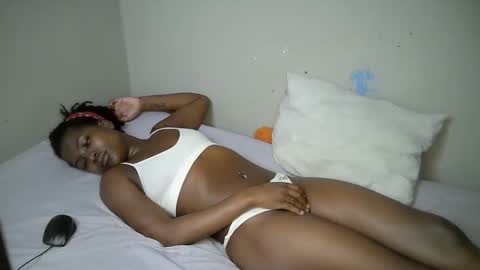 dark_lovly online show from 11/26/25, 10:27