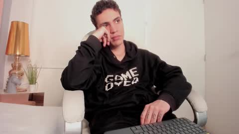 dark_sun333 online show from 09/30/25, 09:42