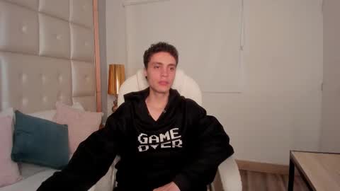 dark_sun333 online show from 10/02/25, 09:44