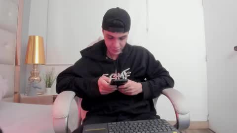 dark_sun333 online show from 11/22/25, 10:53