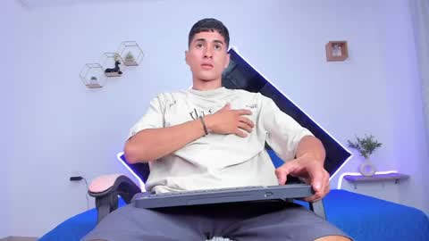 dark_valentino online show from 04/06/26, 04:46