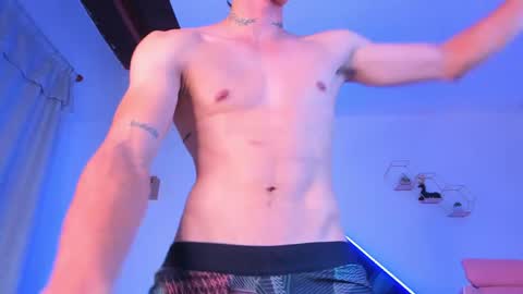 dark_valentino online show from 04/10/26, 03:56