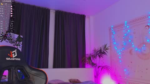 Vamp  online show from 02/01/25, 03:19