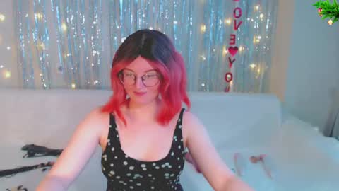 Snapshot of darkheto chatting on 01/04/25, 10:38 Kelly online show from 01/04/25, 10:38